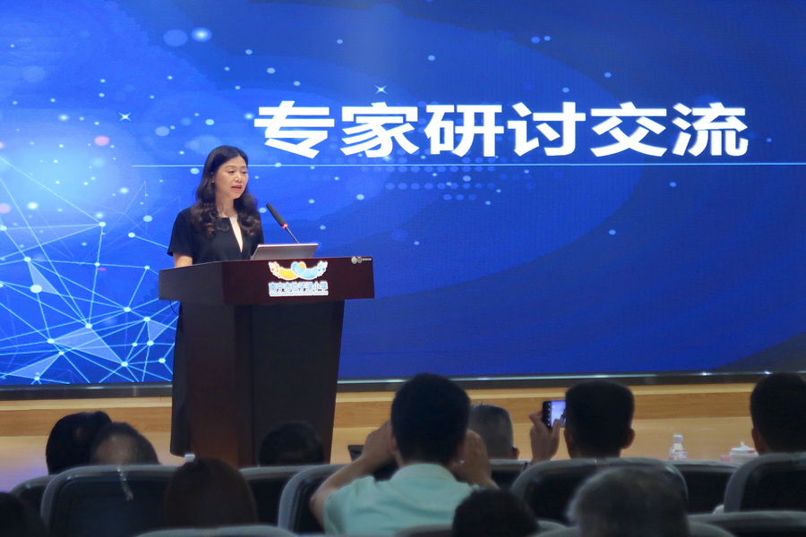 星空在线登录m星空（中国）应邀在广西中小学人工智能教育基地交流和研修活动中进行专题分享