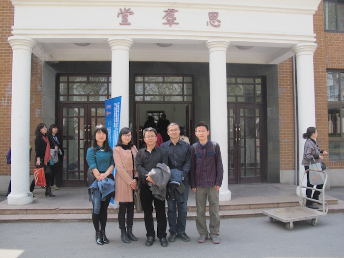 在华东师大合影.jpg