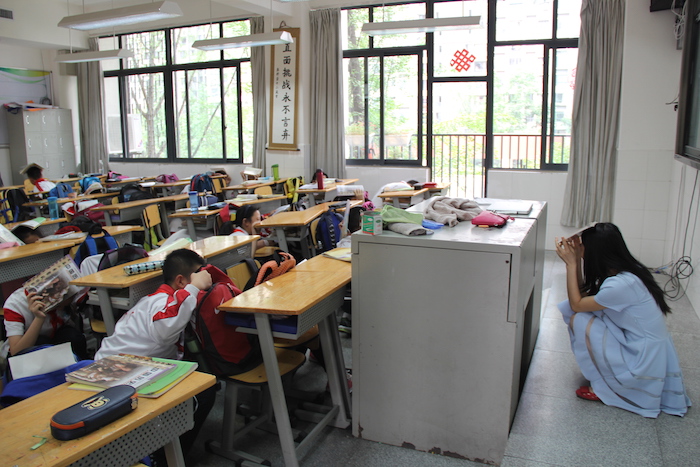 师生教室就近避险演练.JPG